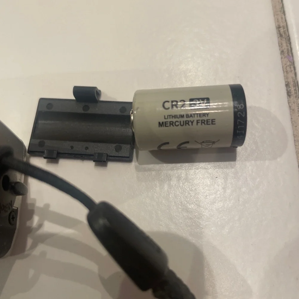 Canon ELPH LT 260 in Metallic Silver
